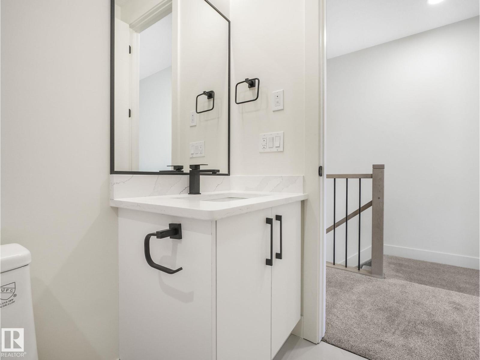 10963 129 St Nw, Edmonton, AB - Indoor Photo Showing Bathroom