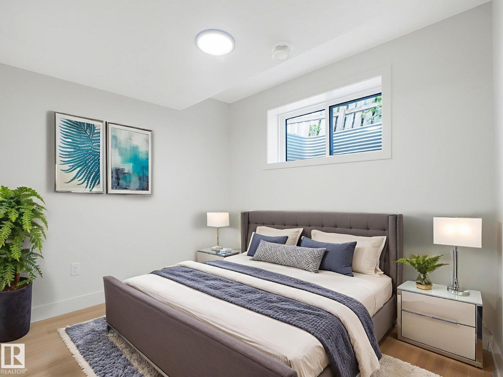 10963 129 St Nw, Edmonton, AB - Indoor Photo Showing Bedroom