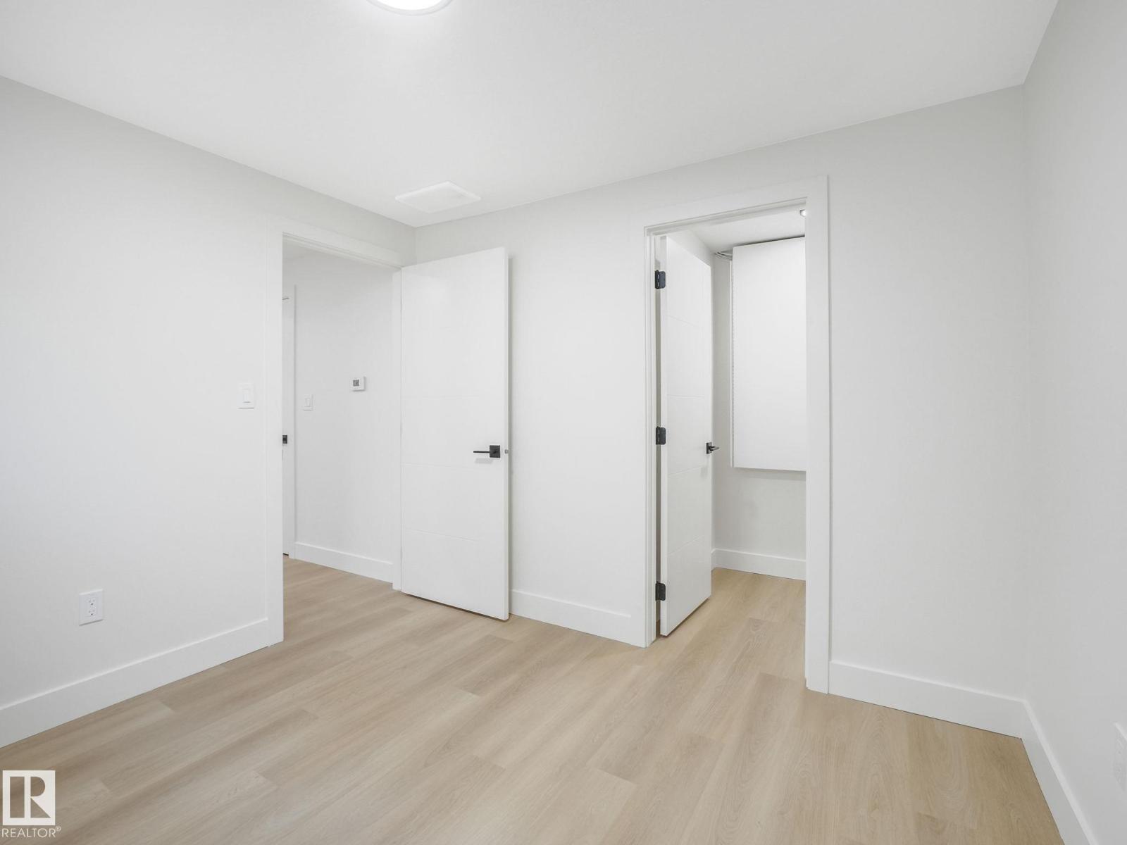 10963 129 St Nw, Edmonton, AB - Indoor Photo Showing Other Room