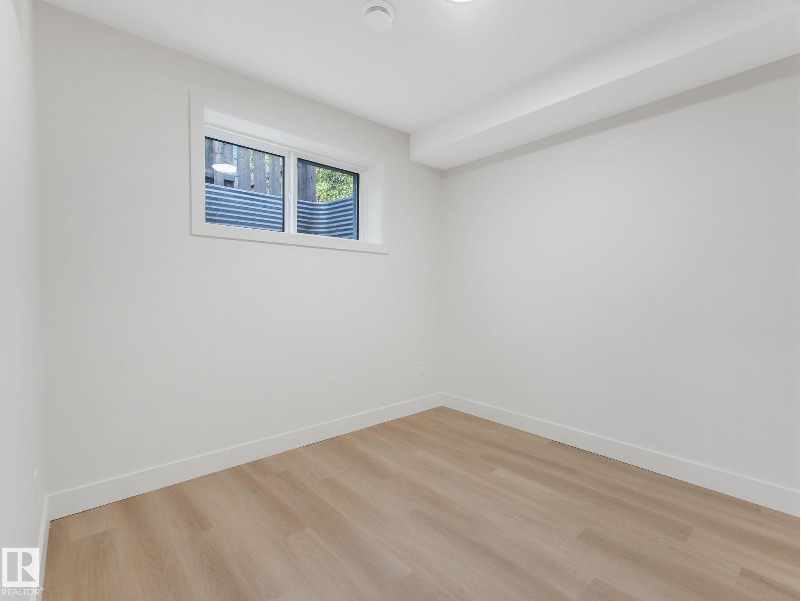 10963 129 St Nw, Edmonton, AB - Indoor Photo Showing Other Room
