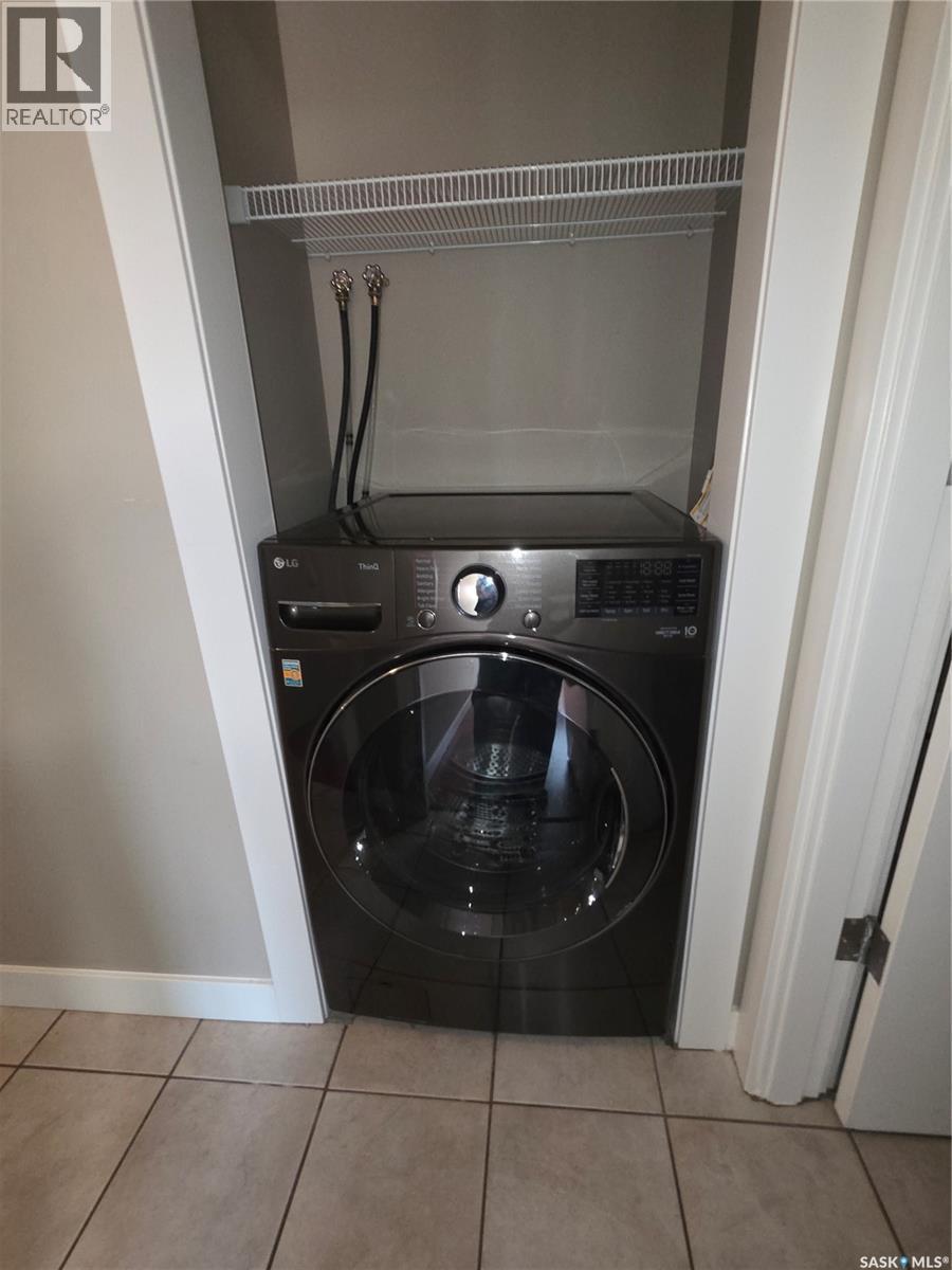 22 208 Lindsay Place, Saskatoon, SK - Indoor Photo Showing Laundry Room
