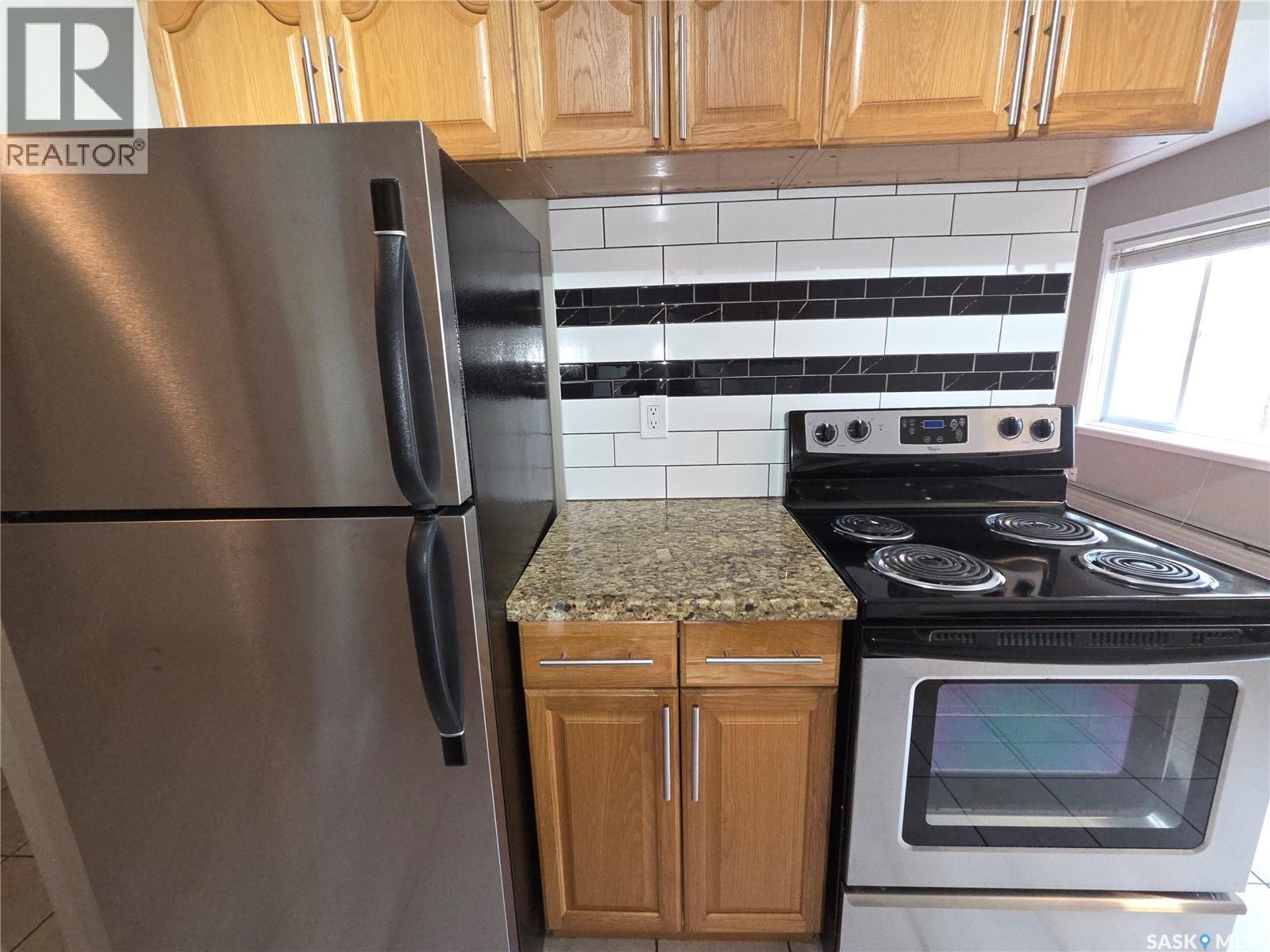 22 208 Lindsay Place, Saskatoon, SK - Indoor Photo Showing Kitchen