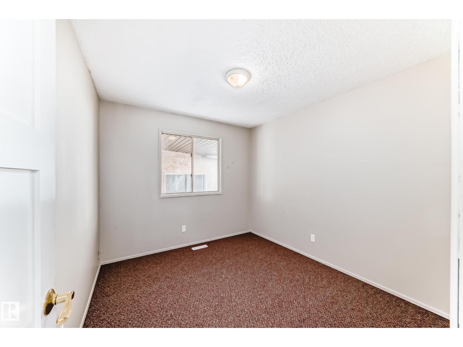 8516 190 St Nw, Edmonton, AB - Indoor Photo Showing Other Room