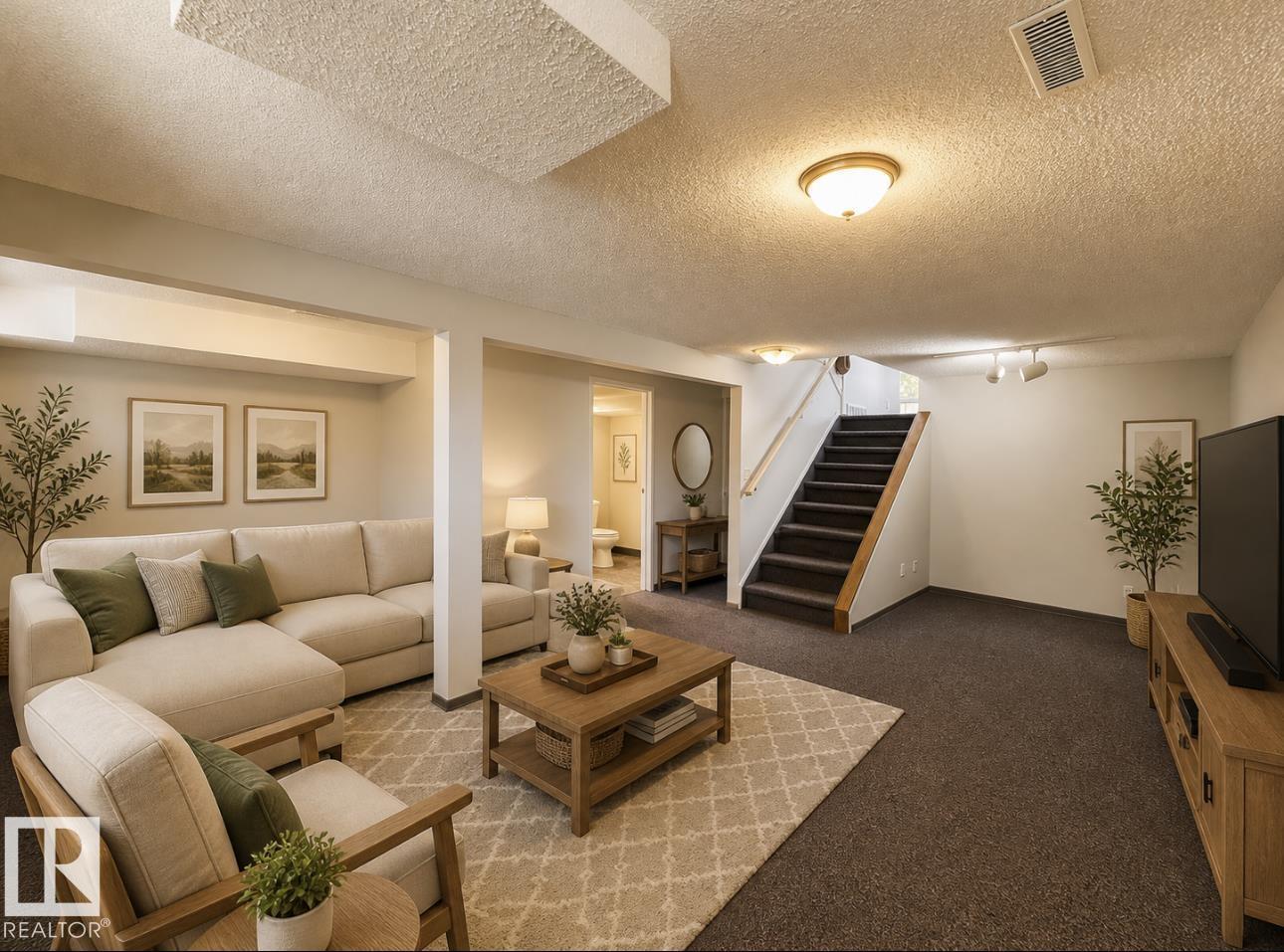 8516 190 St Nw, Edmonton, AB - Indoor Photo Showing Living Room