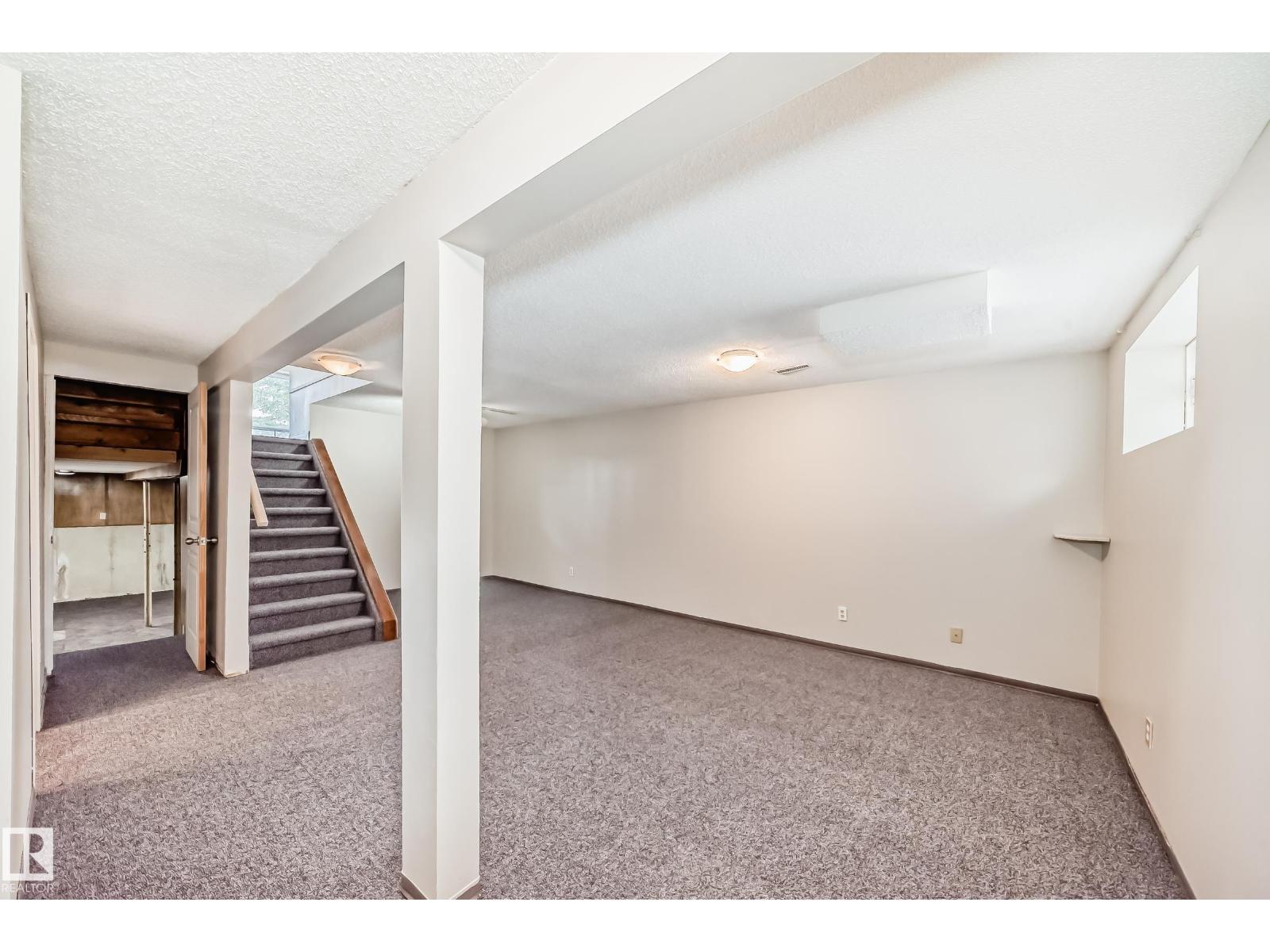 8516 190 St Nw, Edmonton, AB - Indoor Photo Showing Other Room