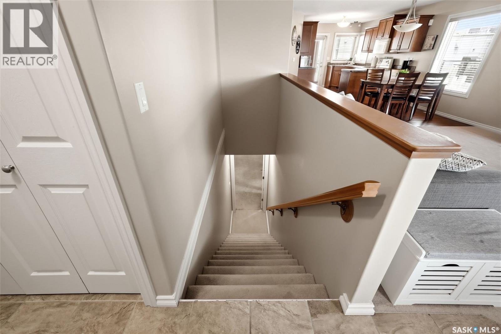 2090 Laurier Bay E, Regina, SK - Indoor Photo Showing Other Room