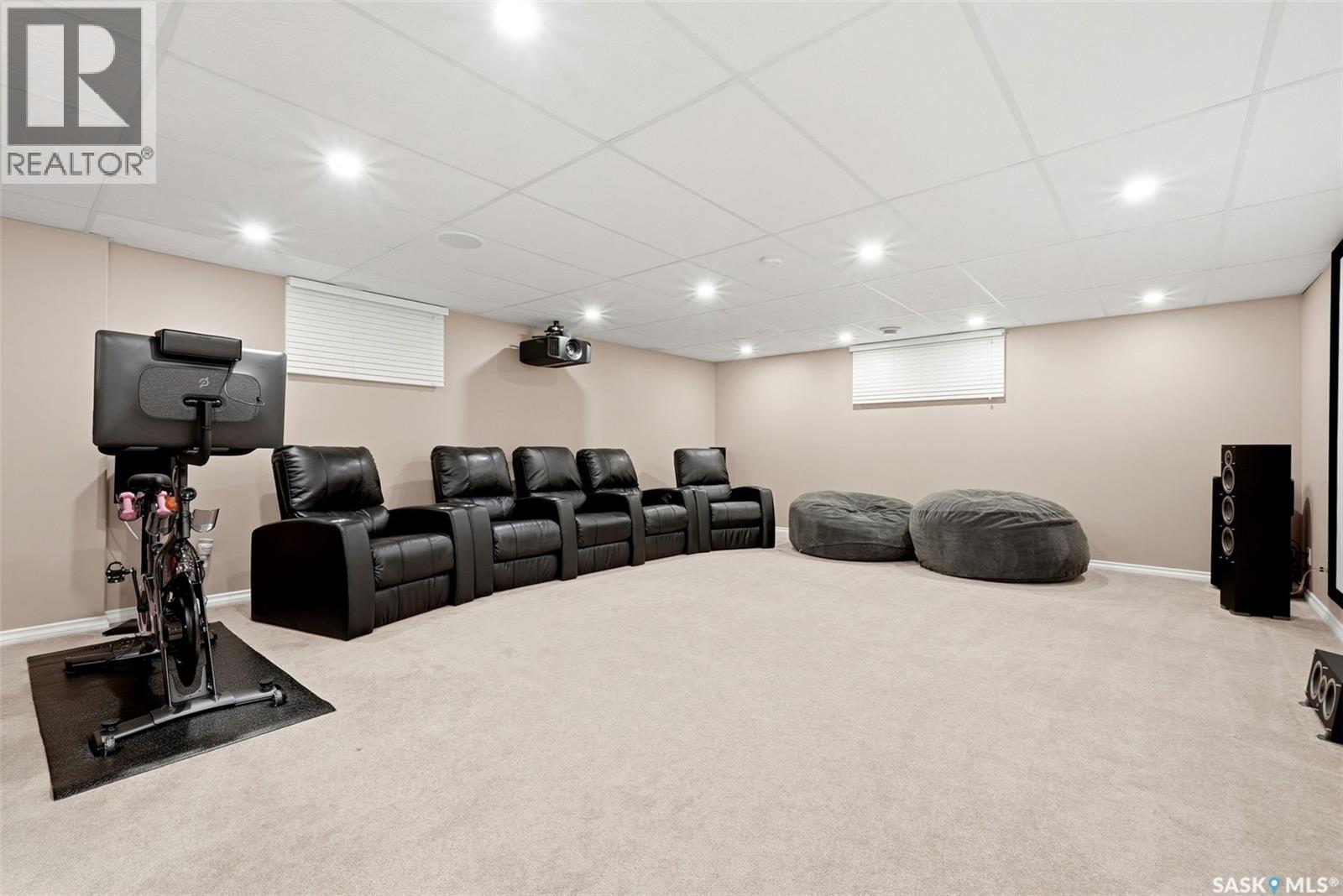 2090 Laurier Bay E, Regina, SK - Indoor Photo Showing Basement