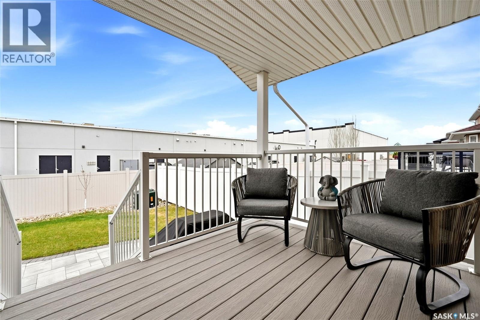 2090 Laurier Bay E, Regina, SK - Outdoor With Deck Patio Veranda With Exterior