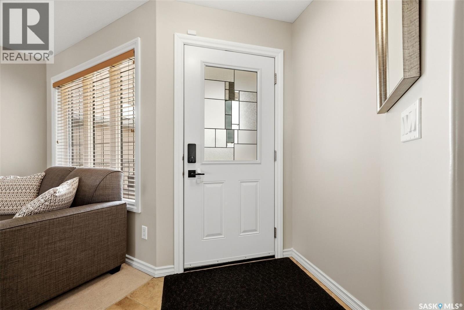 2090 Laurier Bay E, Regina, SK - Indoor Photo Showing Other Room