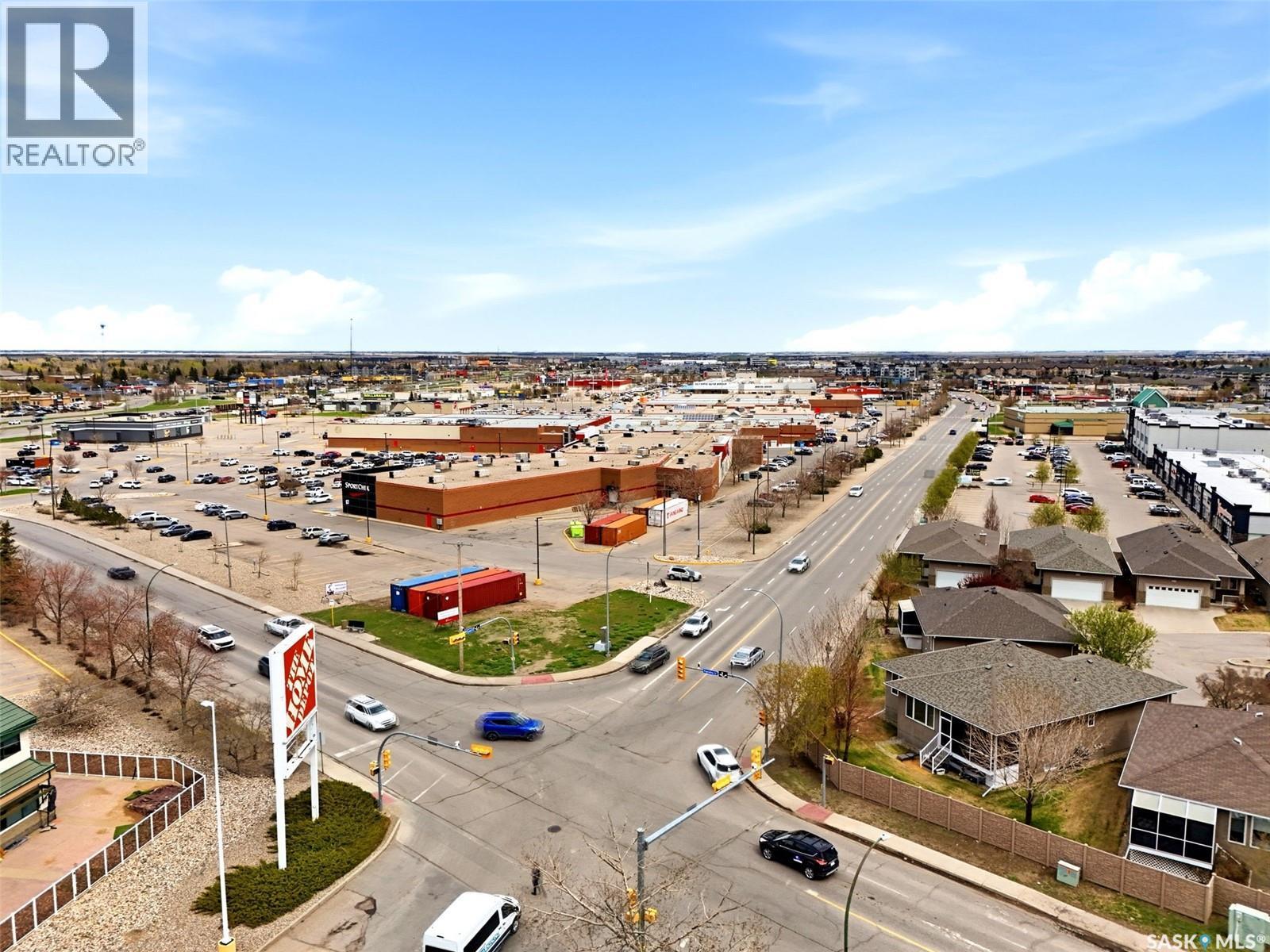 2090 Laurier Bay E, Regina, SK - Outdoor With View