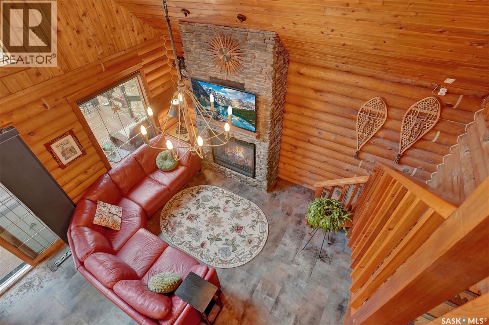 109 Shaw Drive, Regina Beach, SK - Indoor With Fireplace