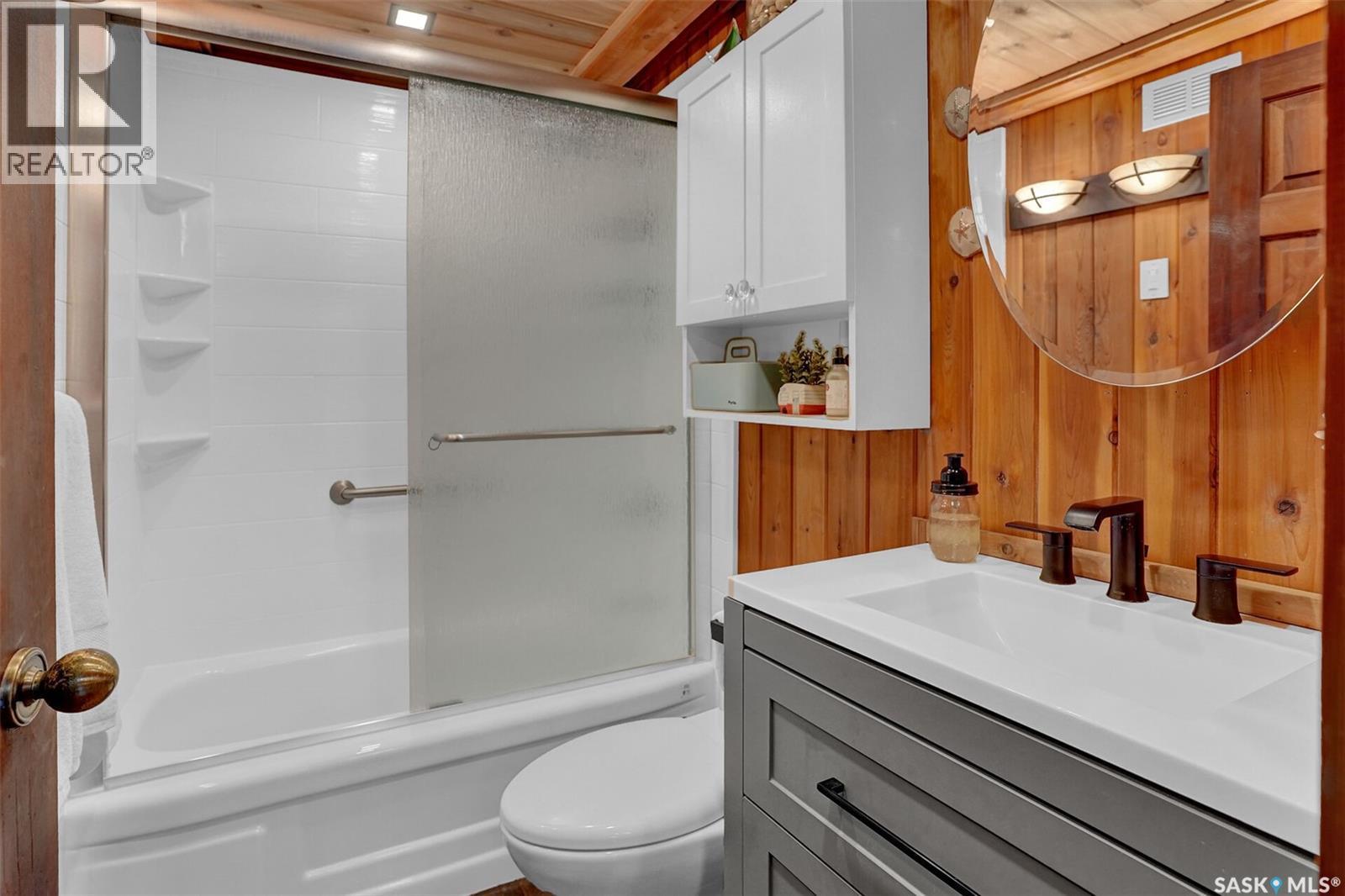109 Shaw Drive, Regina Beach, SK - Indoor Photo Showing Bathroom
