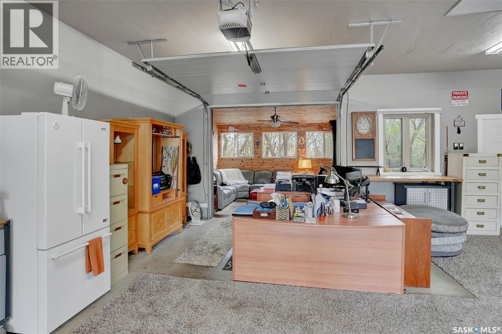 109 Shaw Drive, Regina Beach, SK - Indoor Photo Showing Garage