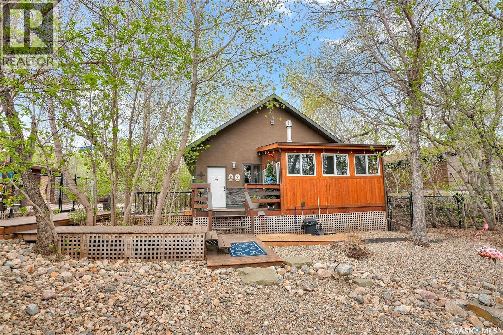 109 Shaw Drive, Regina Beach, SK - Outdoor With Deck Patio Veranda