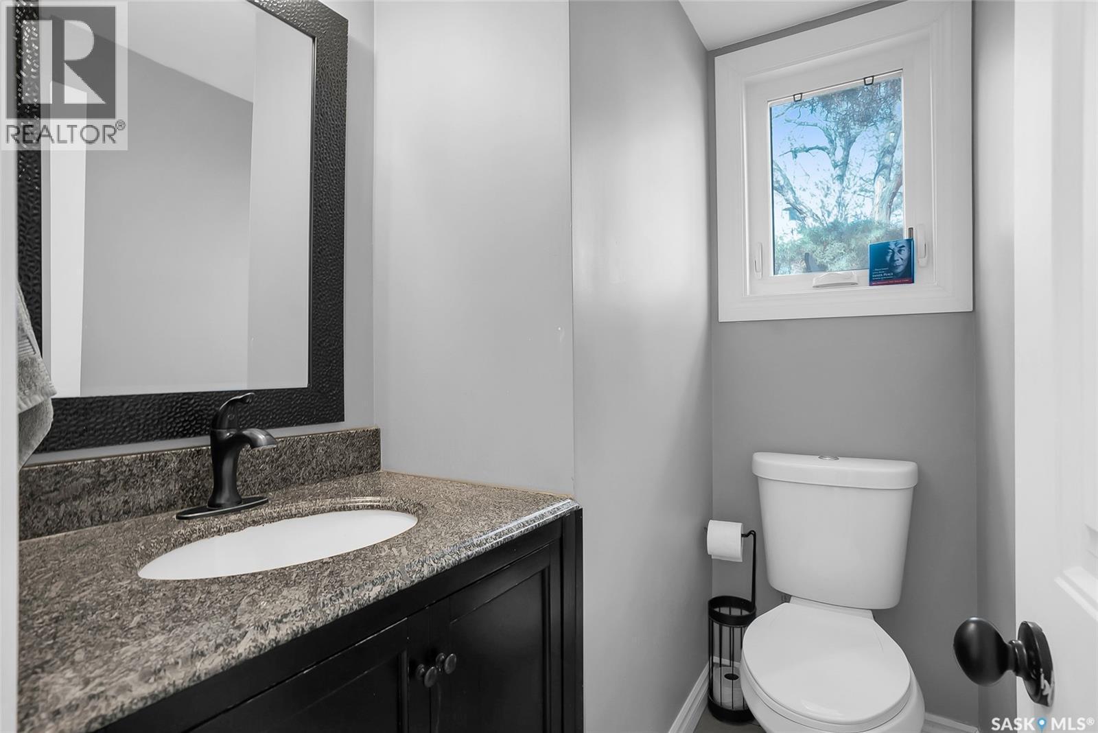 5 Leyden Crescent, Saskatoon, SK - Indoor Photo Showing Bathroom