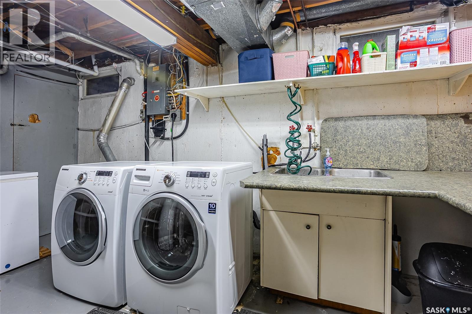 5 Leyden Crescent, Saskatoon, SK - Indoor Photo Showing Laundry Room