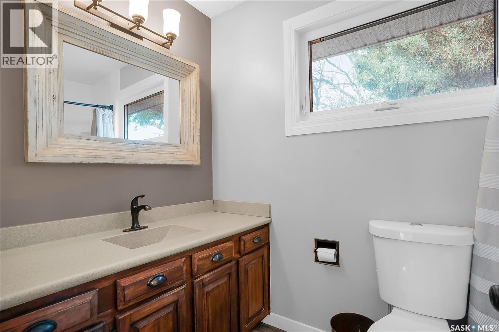 5 Leyden Crescent, Saskatoon, SK - Indoor Photo Showing Bathroom