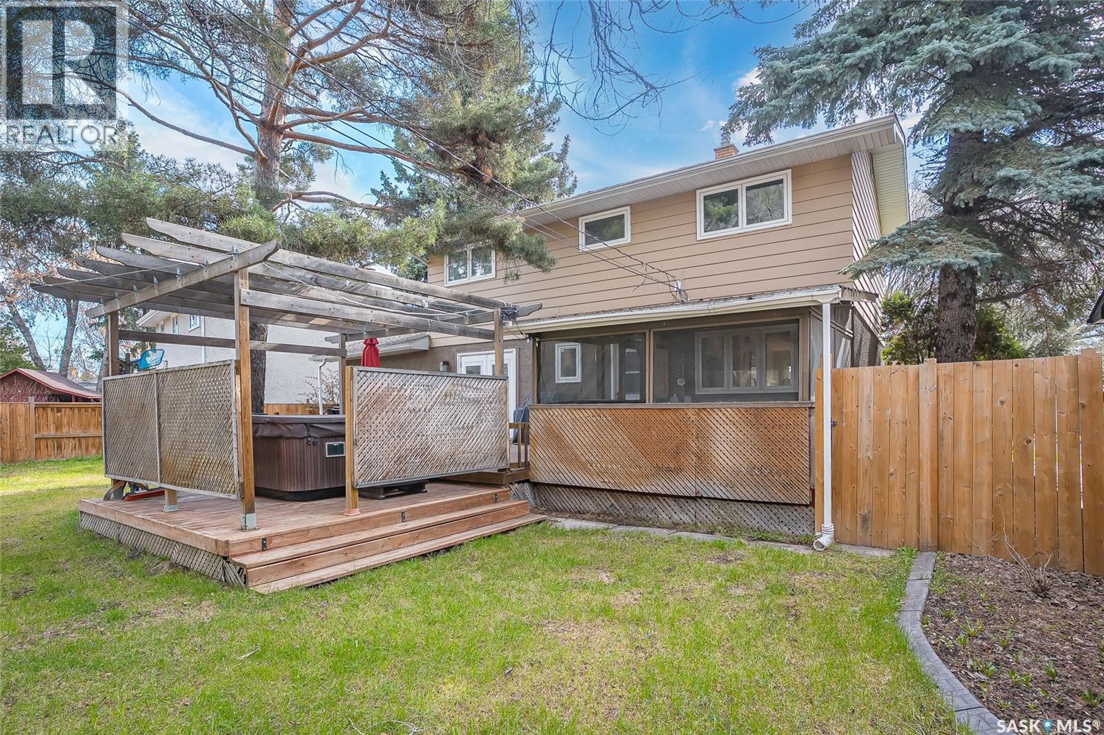 5 Leyden Crescent, Saskatoon, SK - Outdoor