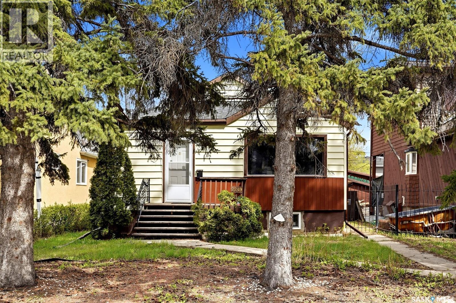 2249 Atkinson Street, Regina, SK - Outdoor