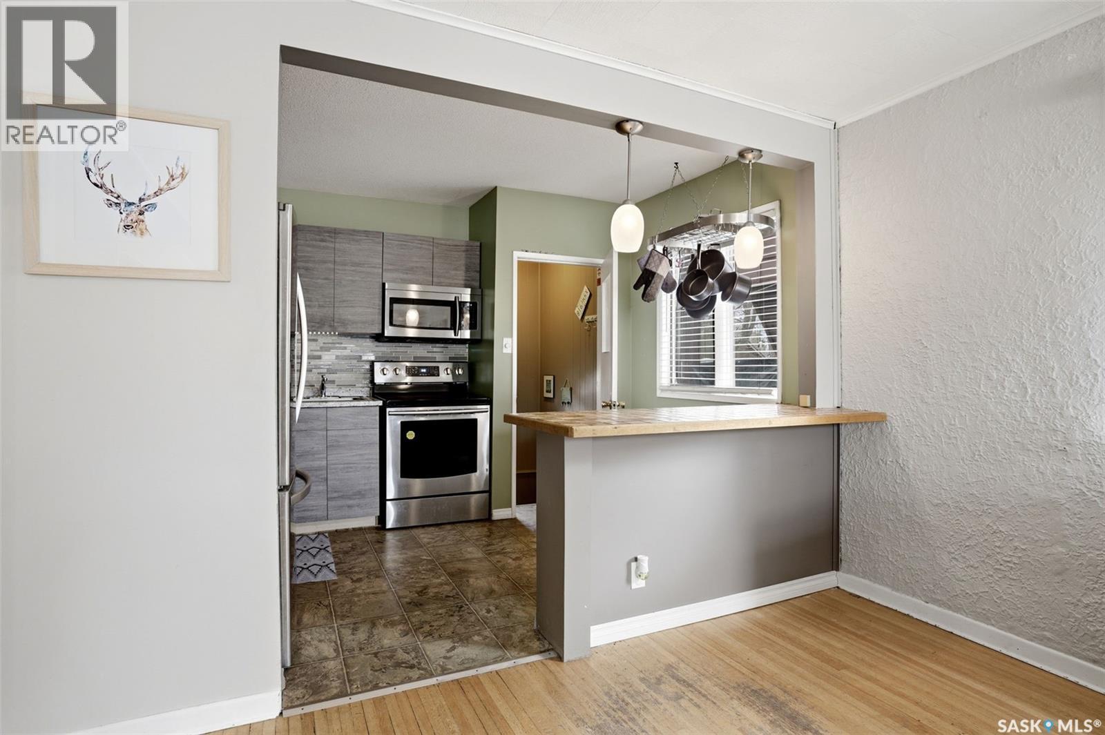 2249 Atkinson Street, Regina, SK - Indoor Photo Showing Kitchen