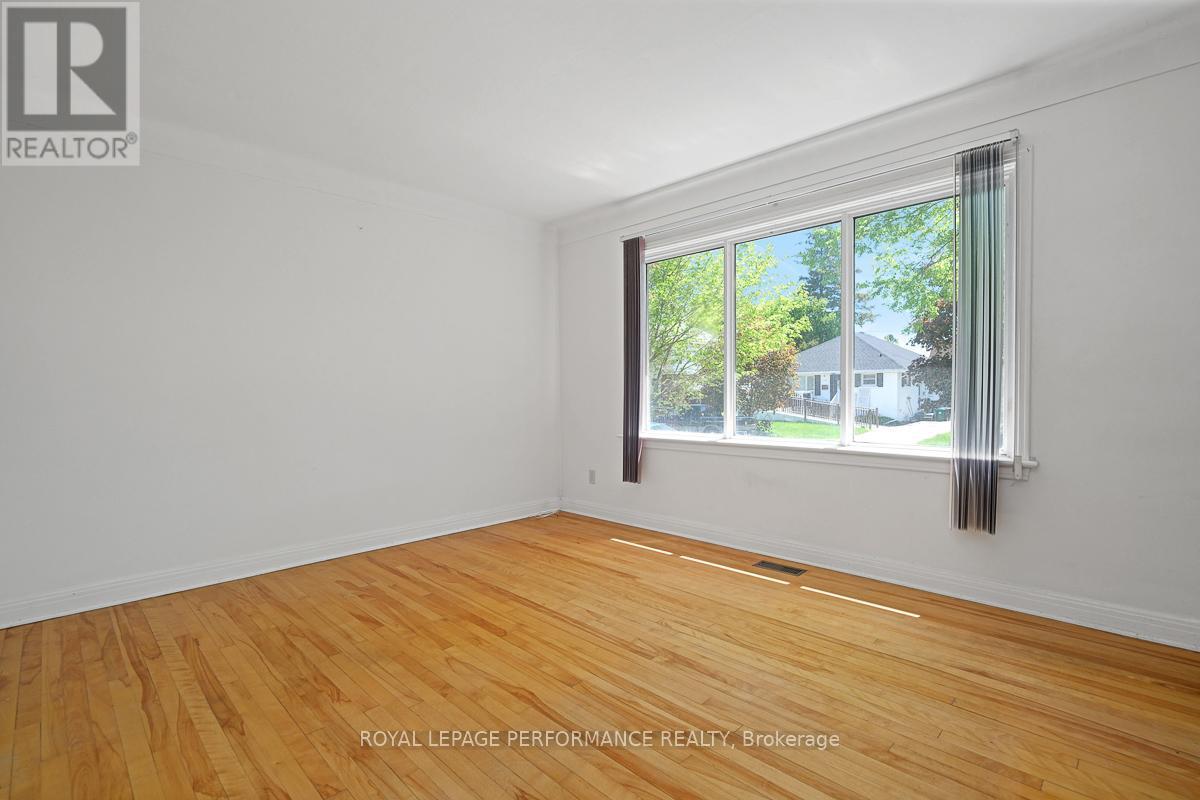 535 Dunbrack Street, Ottawa, ON - Indoor Photo Showing Other Room