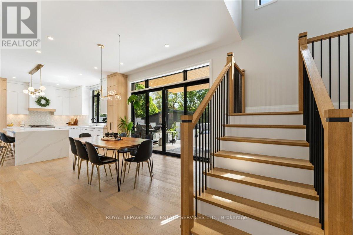 251 Aldercrest Avenue, Hamilton, ON - Indoor Photo Showing Dining Room