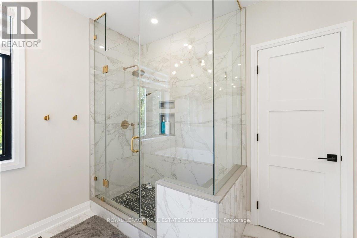 251 Aldercrest Avenue, Hamilton, ON - Indoor Photo Showing Bathroom