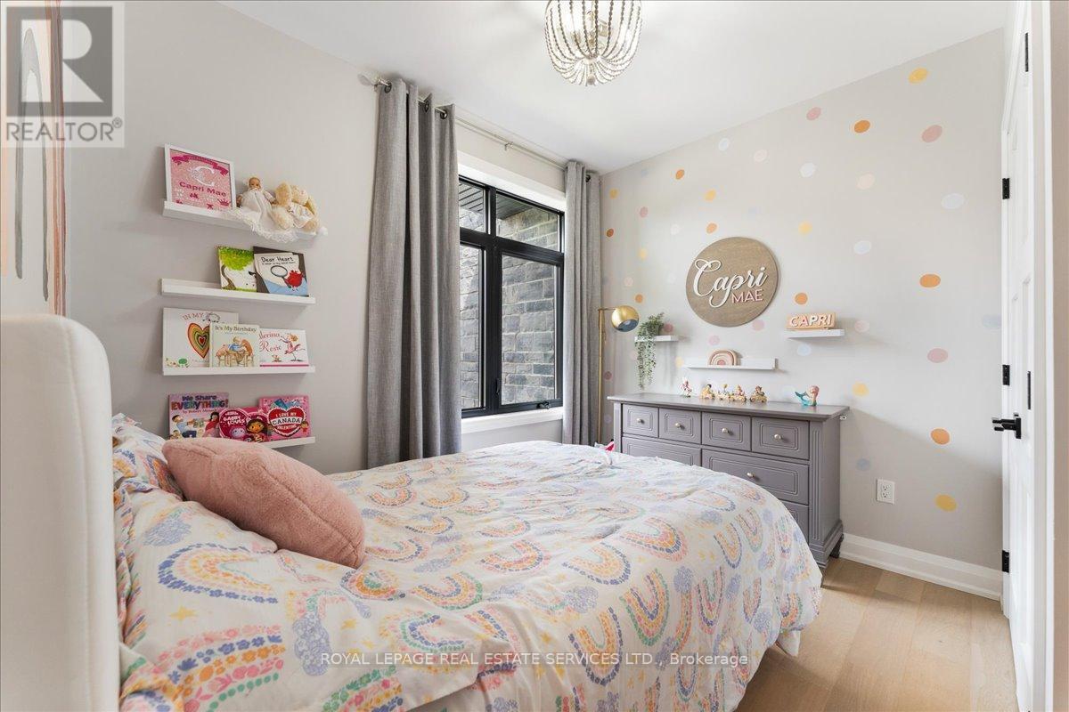 251 Aldercrest Avenue, Hamilton, ON - Indoor Photo Showing Bedroom