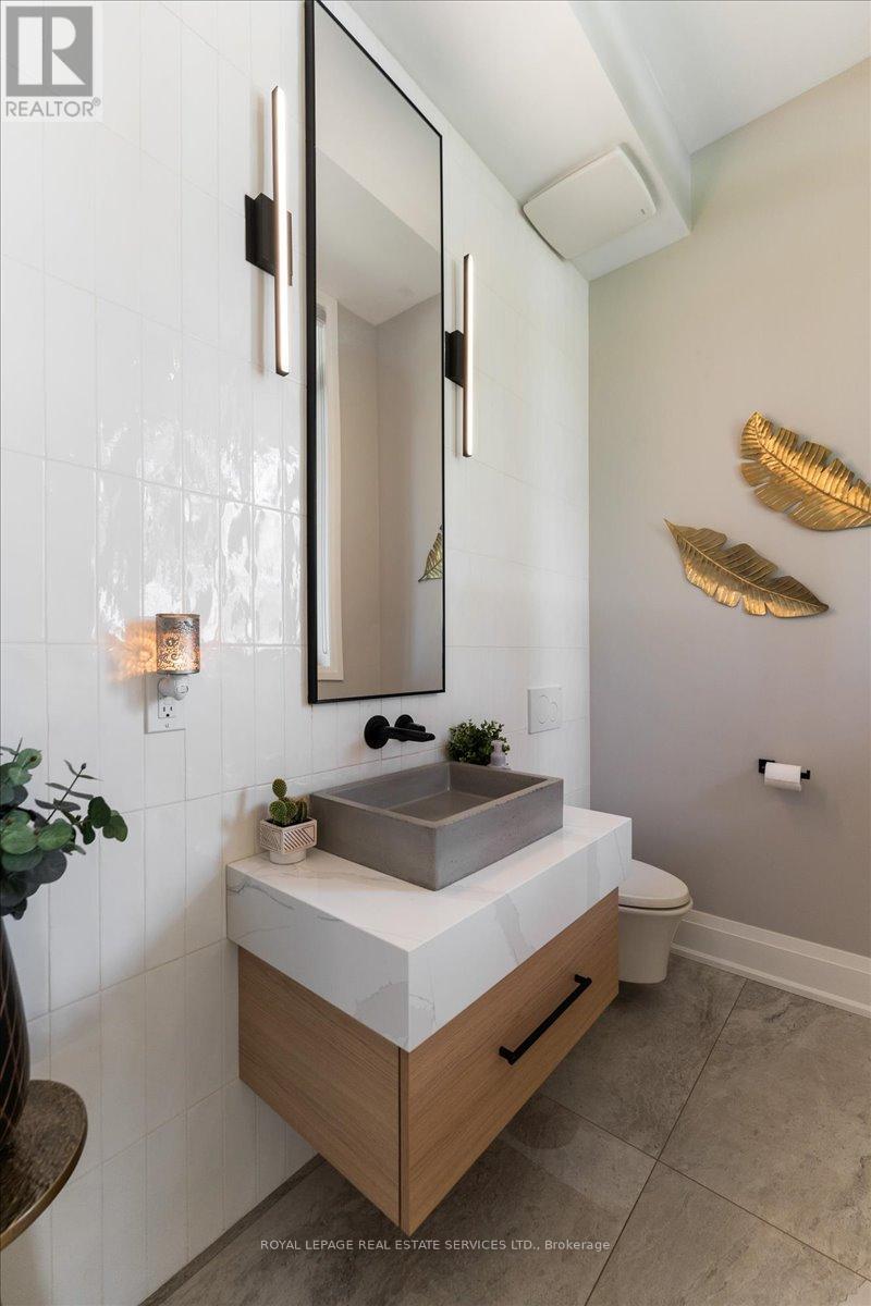 251 Aldercrest Avenue, Hamilton, ON - Indoor Photo Showing Bathroom