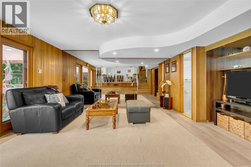 719 Champlain Drive, Windsor, ON - Indoor