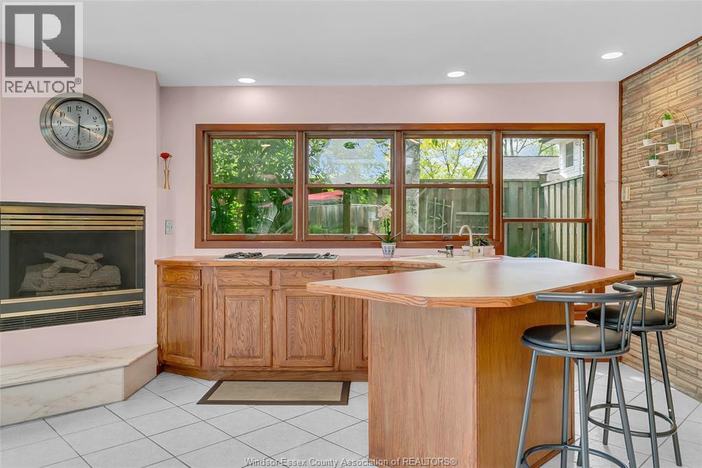 719 Champlain Drive, Windsor, ON - Indoor With Fireplace