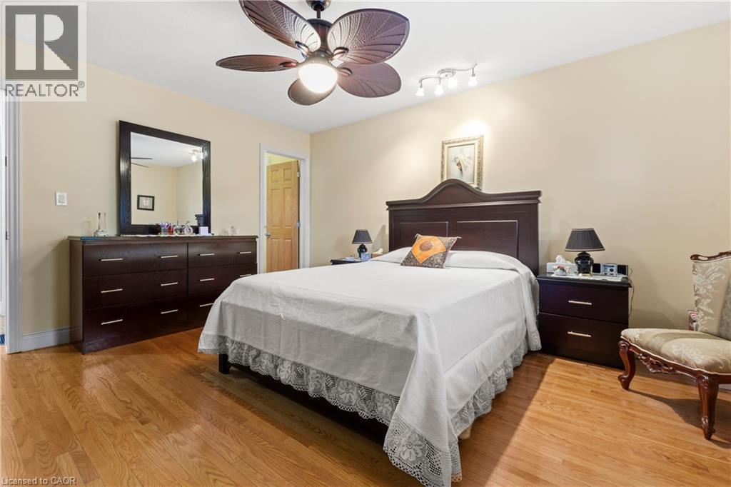 58 Centennial Parkway S, Hamilton, ON - Indoor Photo Showing Bedroom