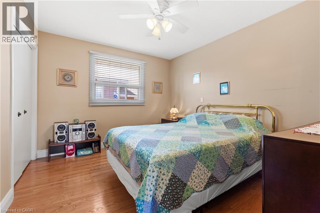 58 Centennial Parkway S, Hamilton, ON - Indoor Photo Showing Bedroom