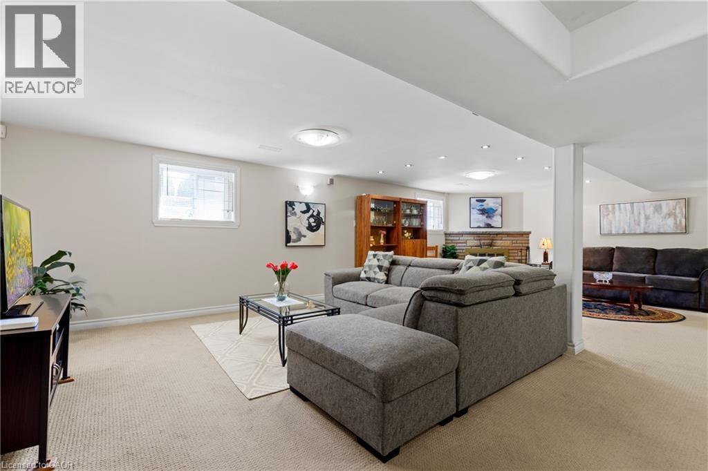 58 Centennial Parkway S, Hamilton, ON - Indoor