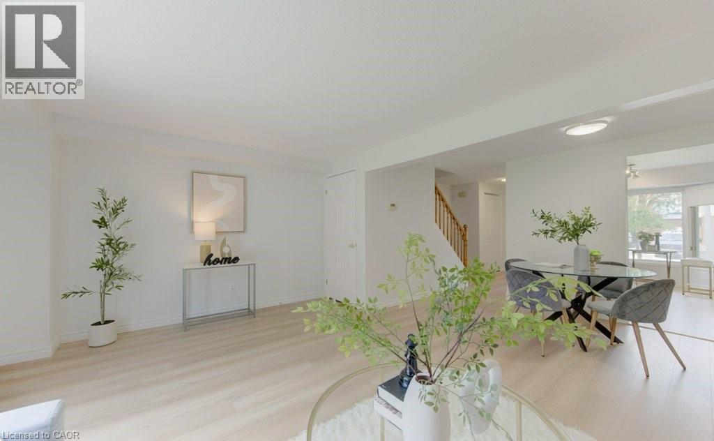 603 Pinerow Crescent Unit# B, Waterloo, ON - Indoor