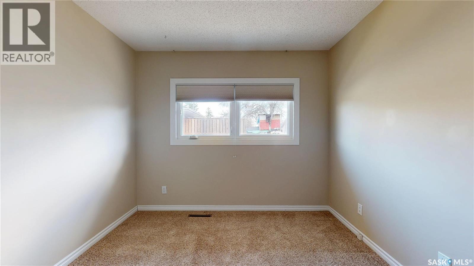 5445 4Th Avenue, Regina, SK - Indoor Photo Showing Other Room