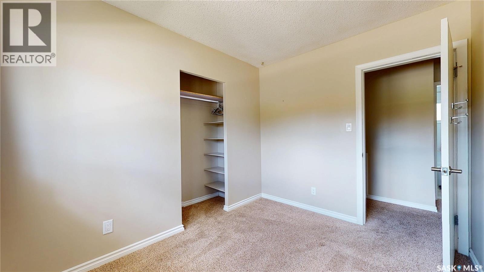 5445 4Th Avenue, Regina, SK - Indoor