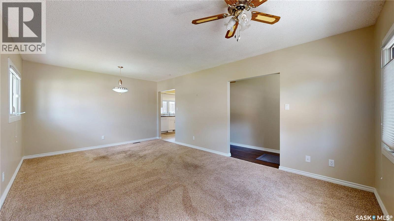 5445 4Th Avenue, Regina, SK - Indoor Photo Showing Other Room