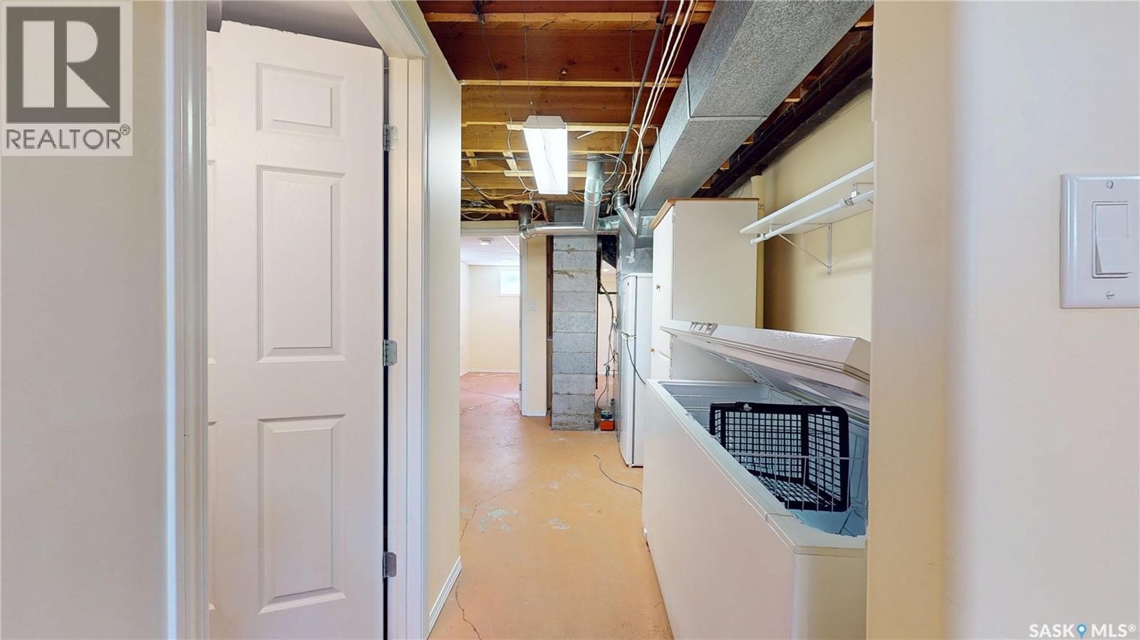 5445 4Th Avenue, Regina, SK - Indoor Photo Showing Other Room