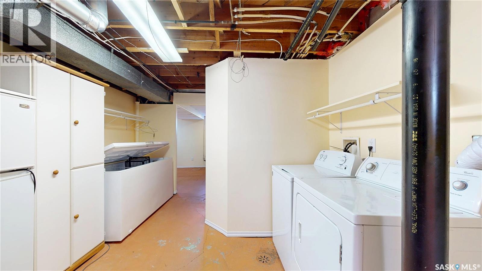 5445 4Th Avenue, Regina, SK - Indoor Photo Showing Laundry Room