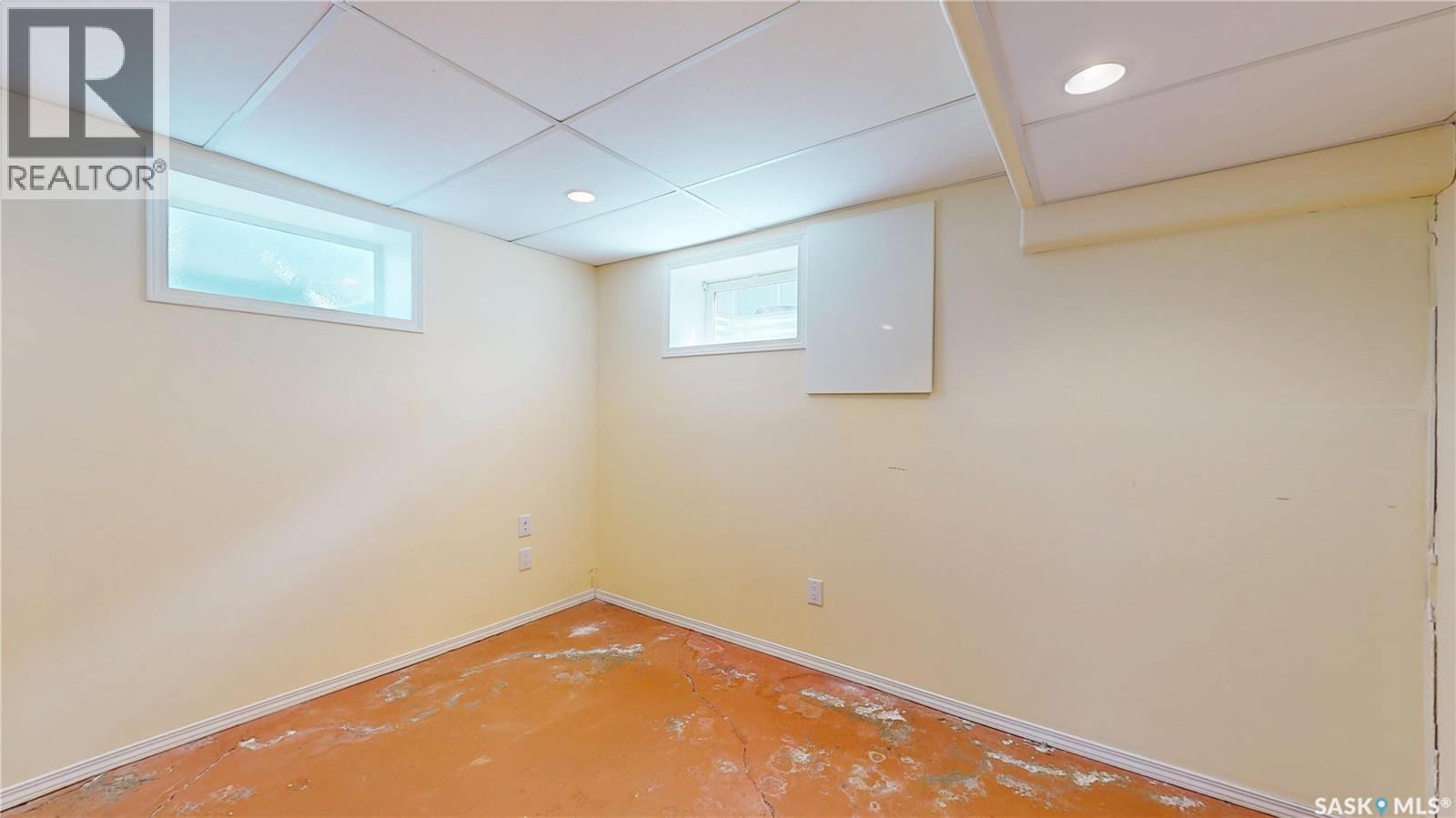 5445 4Th Avenue, Regina, SK - Indoor Photo Showing Other Room