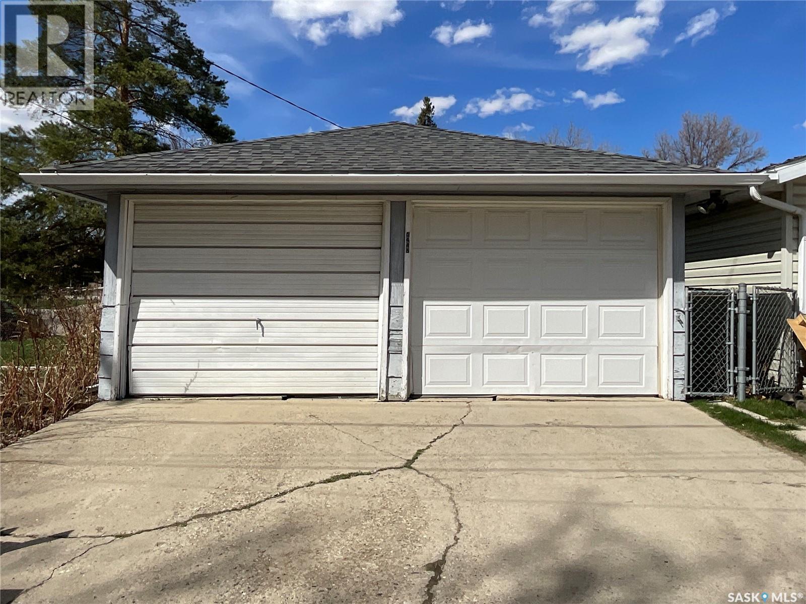 5445 4Th Avenue, Regina, SK - Outdoor With Exterior