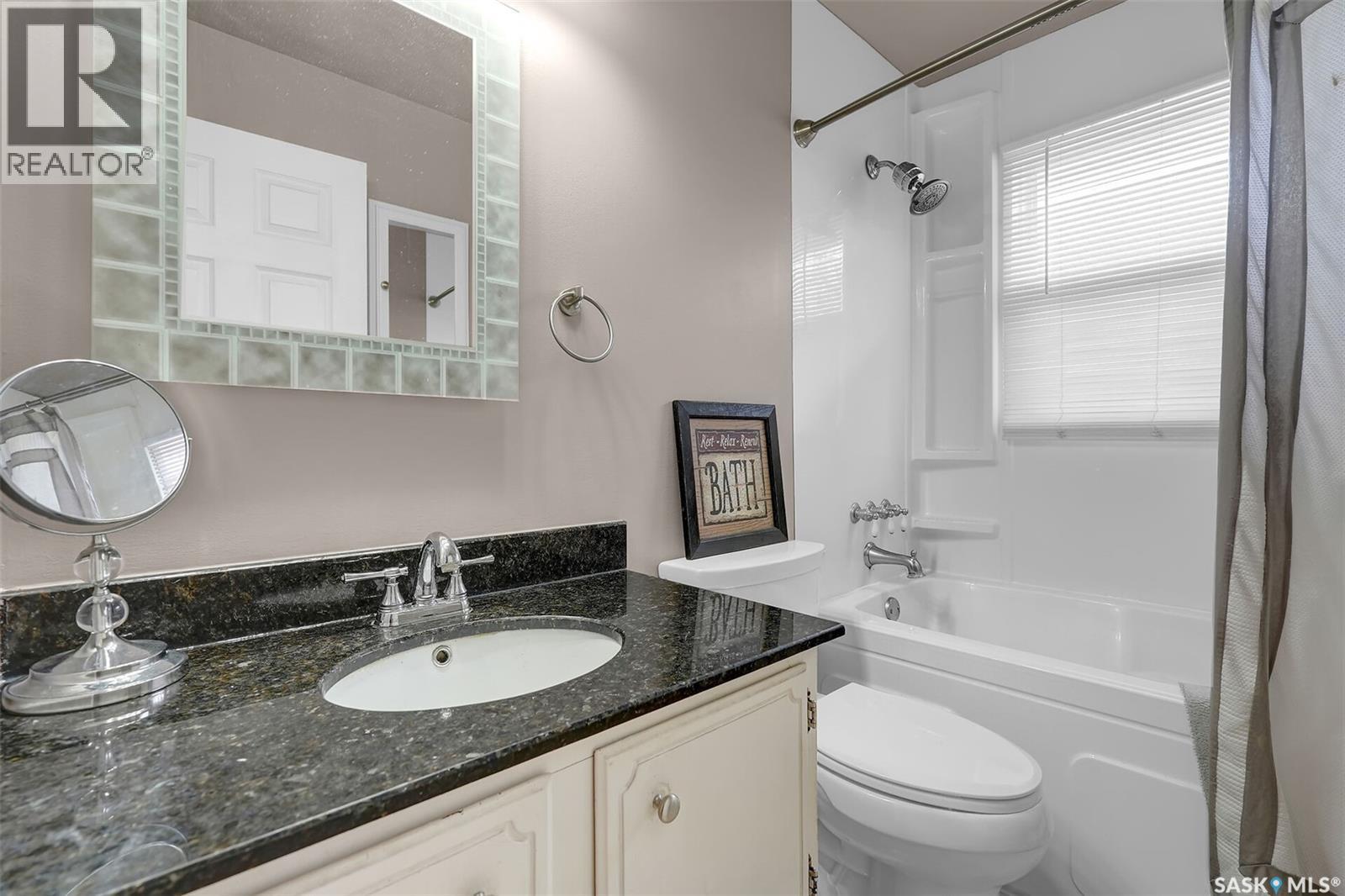 3211 29Th Avenue, Regina, SK - Indoor Photo Showing Bathroom