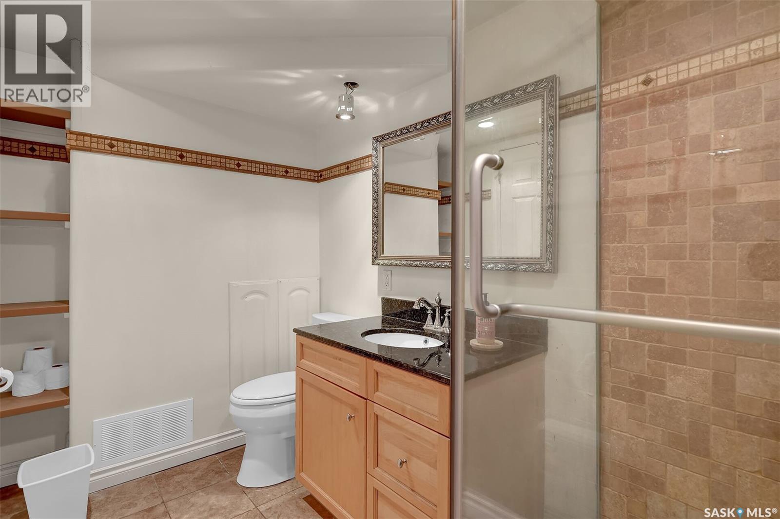 3211 29Th Avenue, Regina, SK - Indoor Photo Showing Bathroom