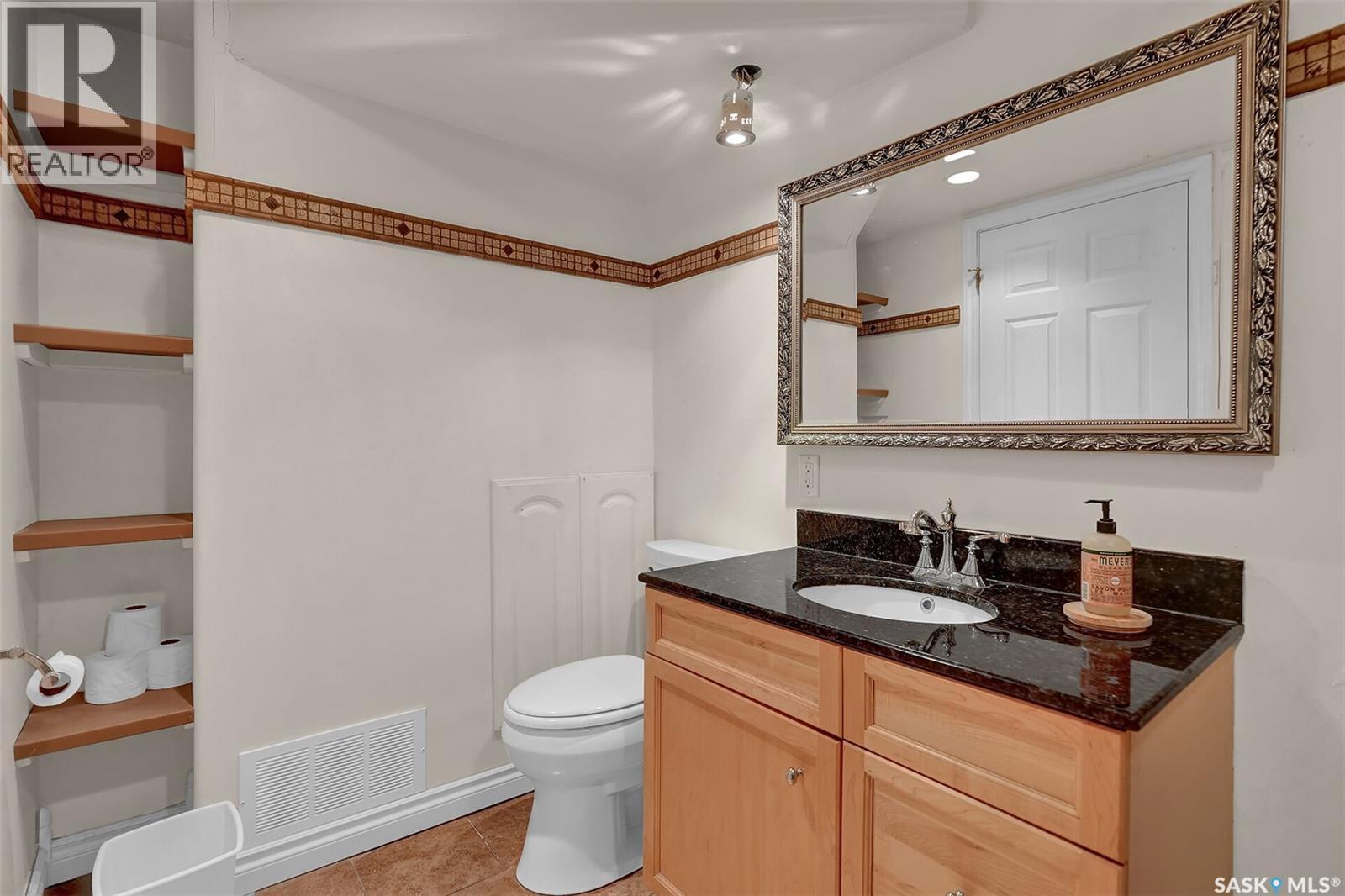 3211 29Th Avenue, Regina, SK - Indoor Photo Showing Bathroom
