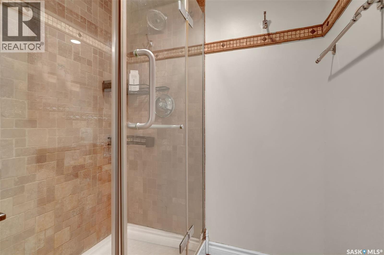 3211 29Th Avenue, Regina, SK - Indoor Photo Showing Bathroom