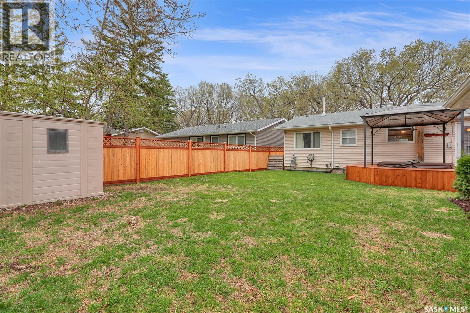 3211 29Th Avenue, Regina, SK - Outdoor