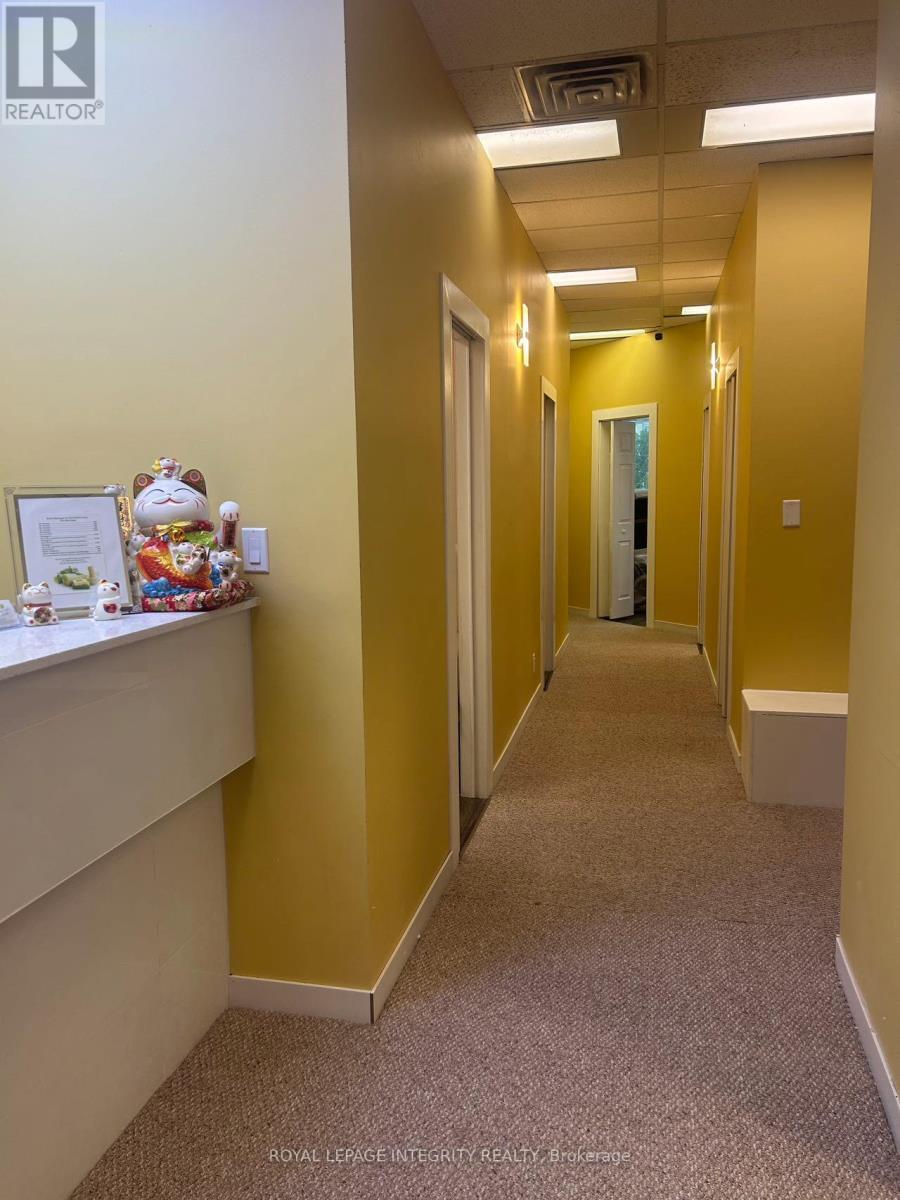 204 - 2446 Bank Street, Ottawa, ON