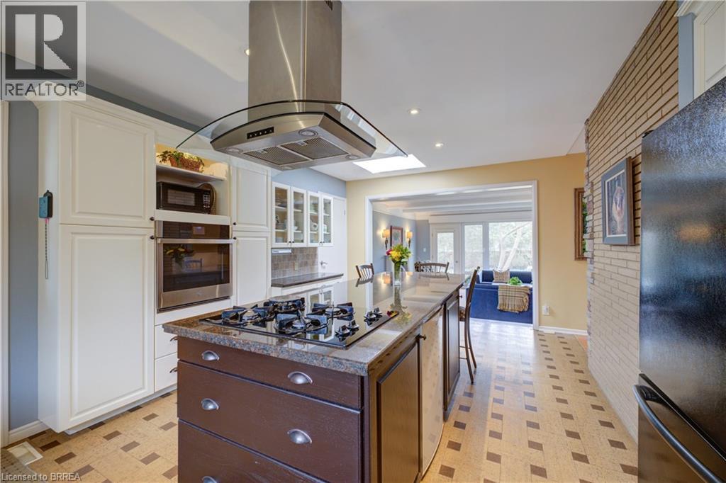 9 Summerhayes Crescent, Brantford, ON - Indoor Photo Showing Kitchen