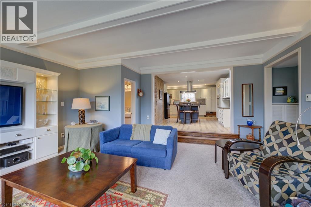 9 Summerhayes Crescent, Brantford, ON - Indoor Photo Showing Living Room